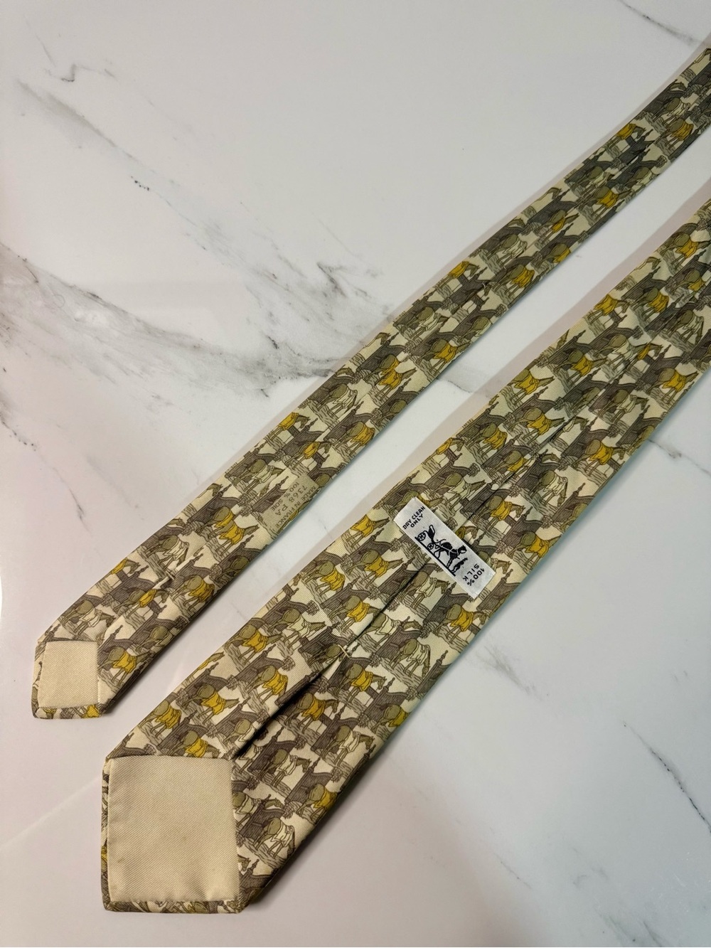 Hermes Silk Patterned Men's Tie in Yellow and Beige - Picture 4 of 9